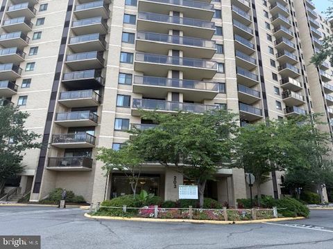 Photo of 203 Yoakum Parkway #711, ALEXANDRIA, VA 22304 (MLS # VAAX2059904)