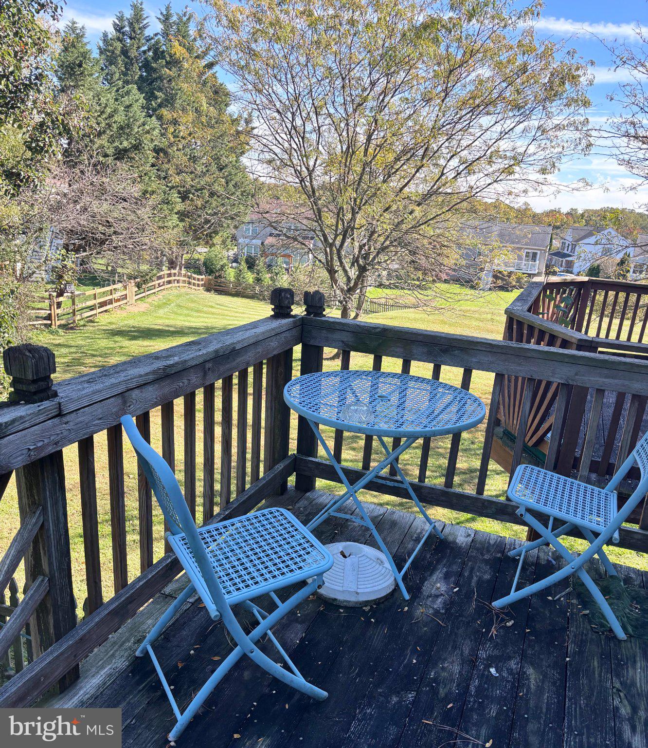 121 HERON COURT