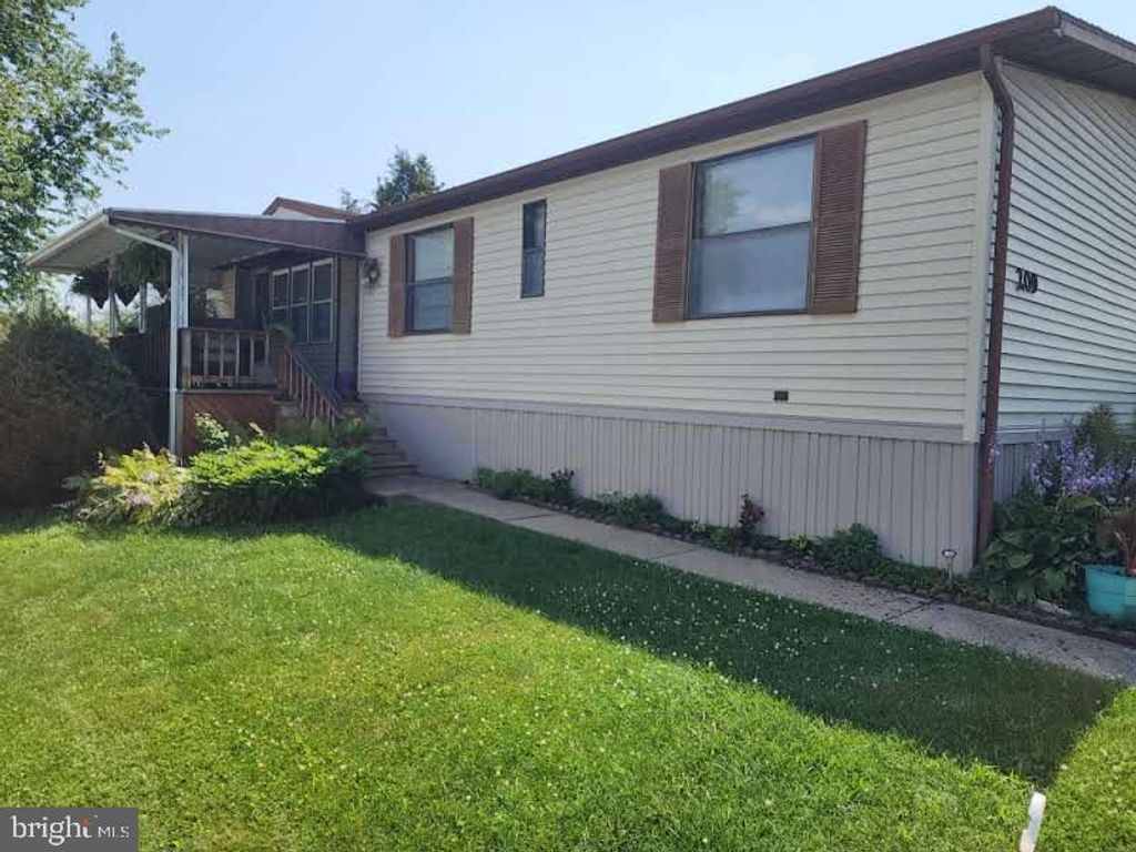 Photo of 209 GREYFIELD DR, LANCASTER, PA 17603 (MLS # PALA2037394)