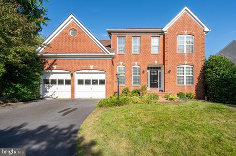 2410 DAKOTA LAKES DRIVE HERNDON VA 20171