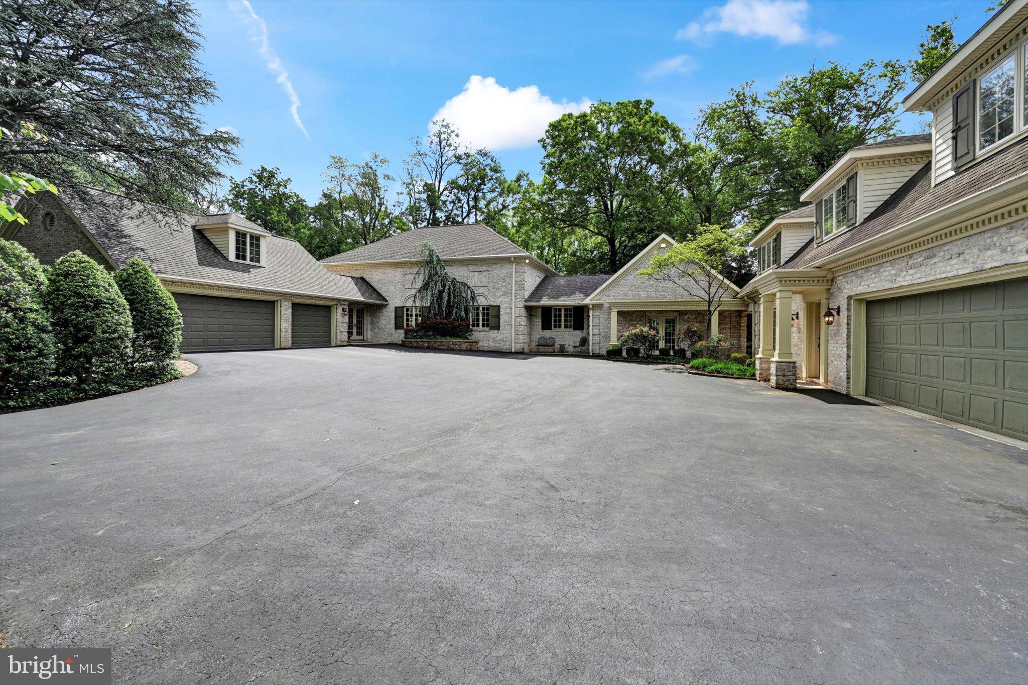 THE CLIFFS - Residential