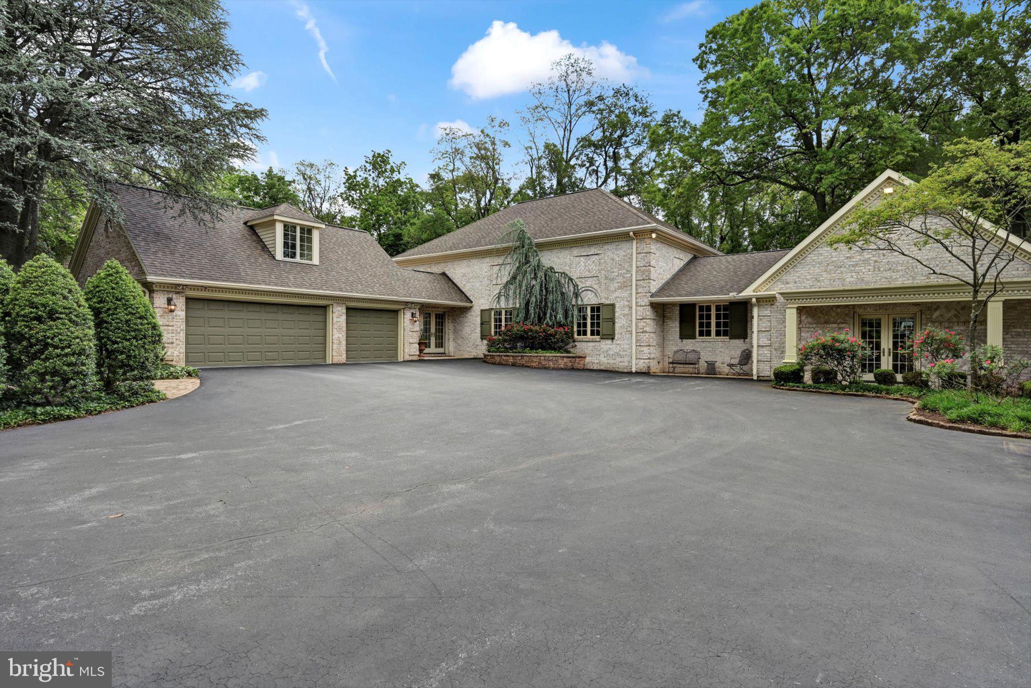 THE CLIFFS - Residential