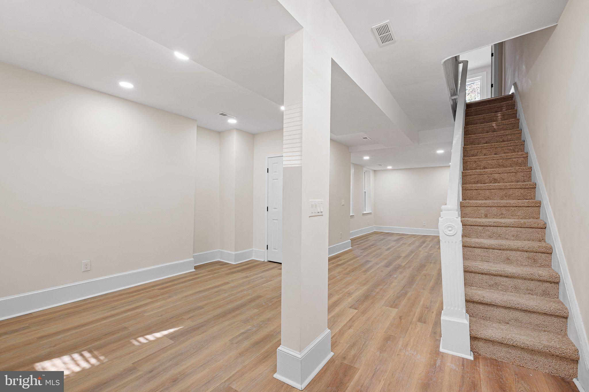 609 N VAN BUREN STREET