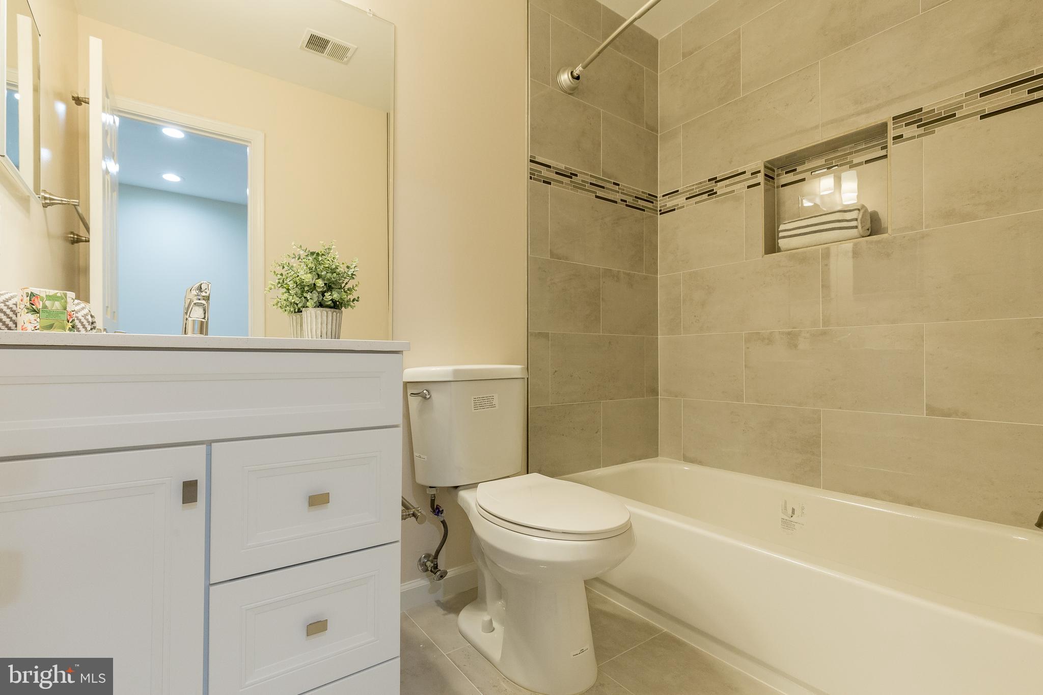 KINGSTOWNE - Residential