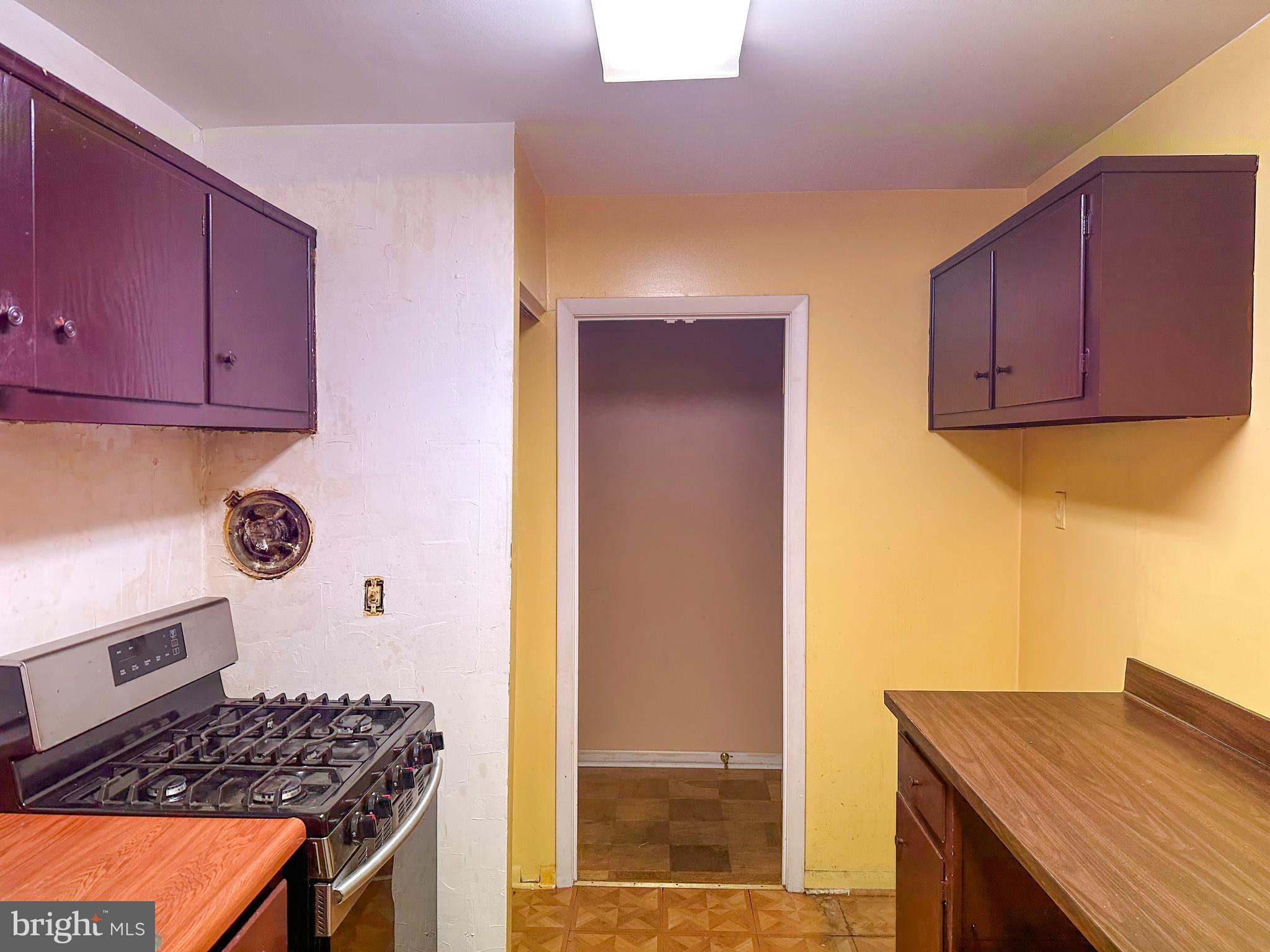 MARLOW TOWERS CONDOMINIUMS - Residential