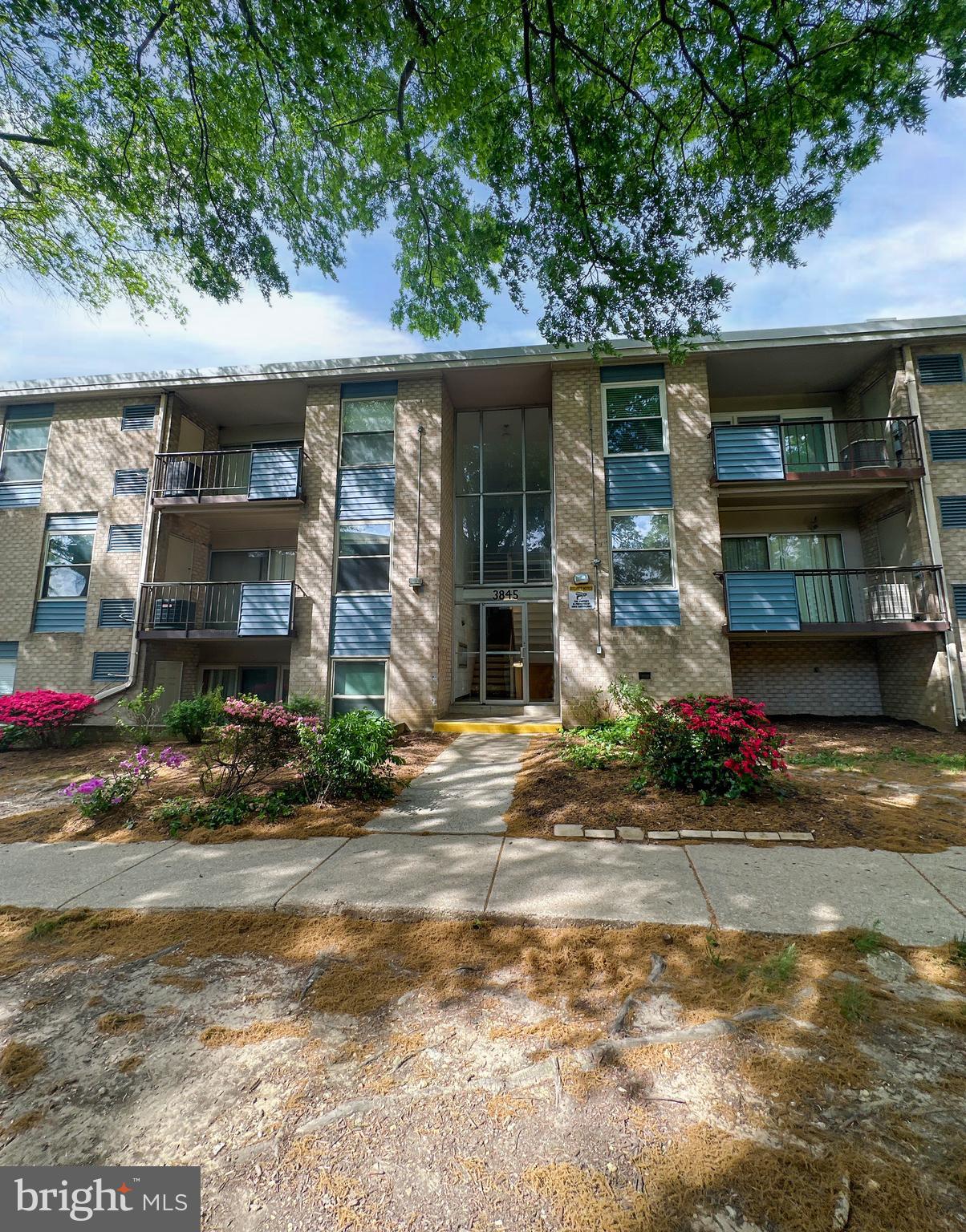 MARLOW TOWERS CONDOMINIUMS - Residential