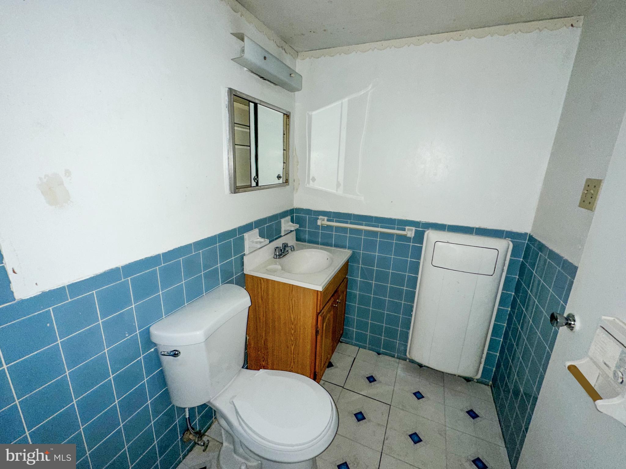 MARLOW TOWERS CONDOMINIUMS - Residential