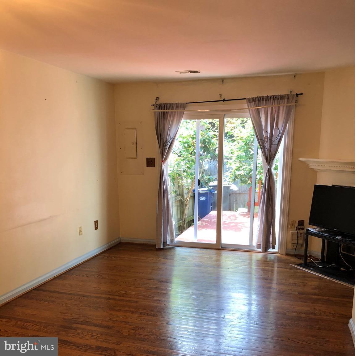 LEE LANDING PARK - Residential