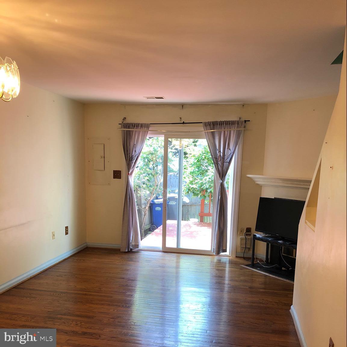 LEE LANDING PARK - Residential