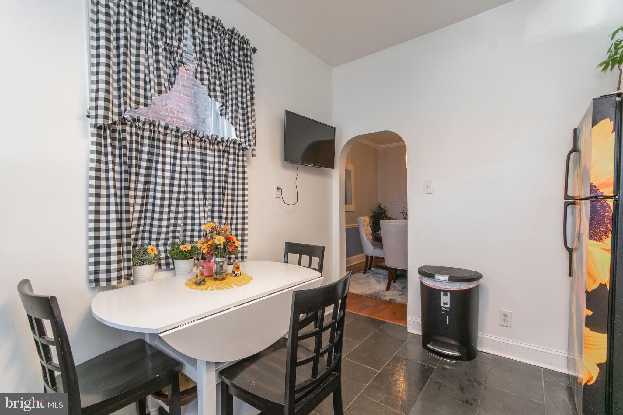 LAWNCREST - Residential