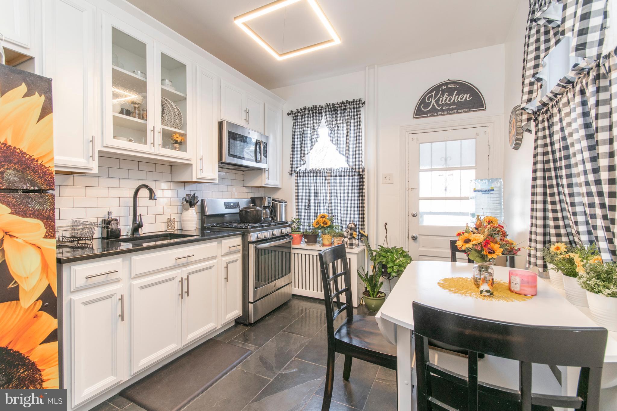 LAWNCREST - Residential