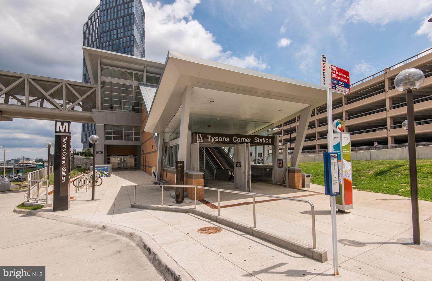 COLONIES AT MCLEAN - Residential Lease