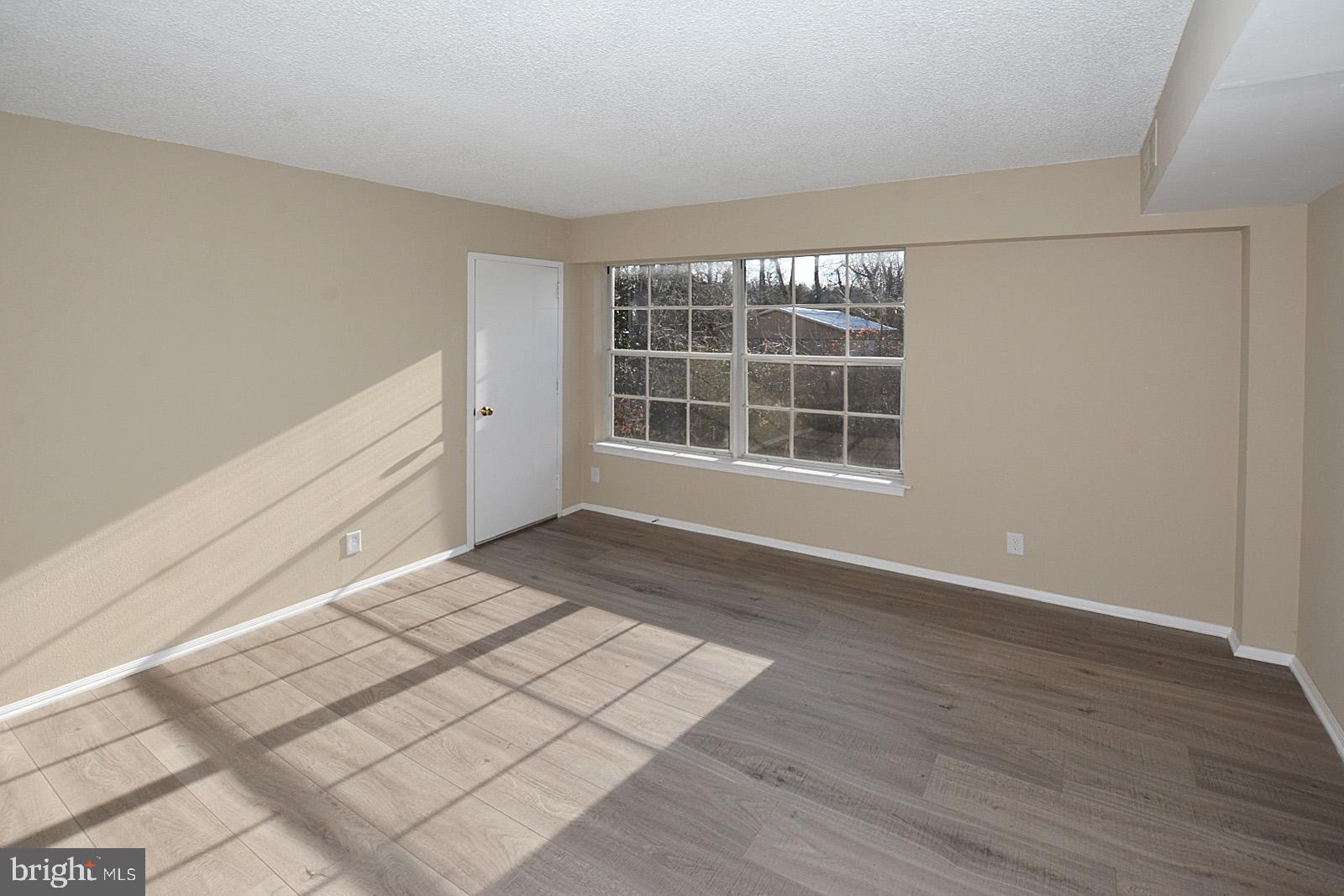 COLONIES AT MCLEAN - Residential Lease