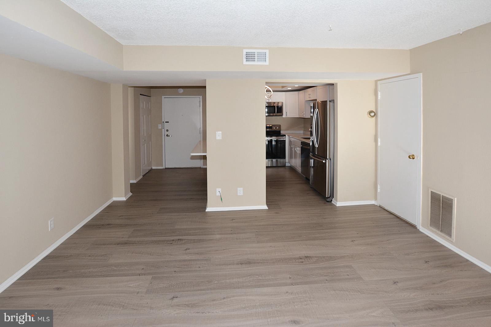 COLONIES AT MCLEAN - Residential Lease