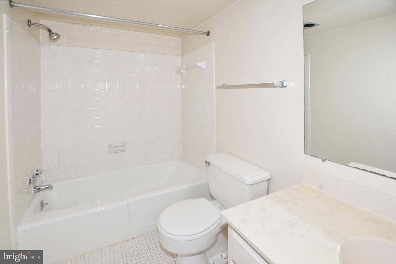 COLONIES AT MCLEAN - Residential Lease