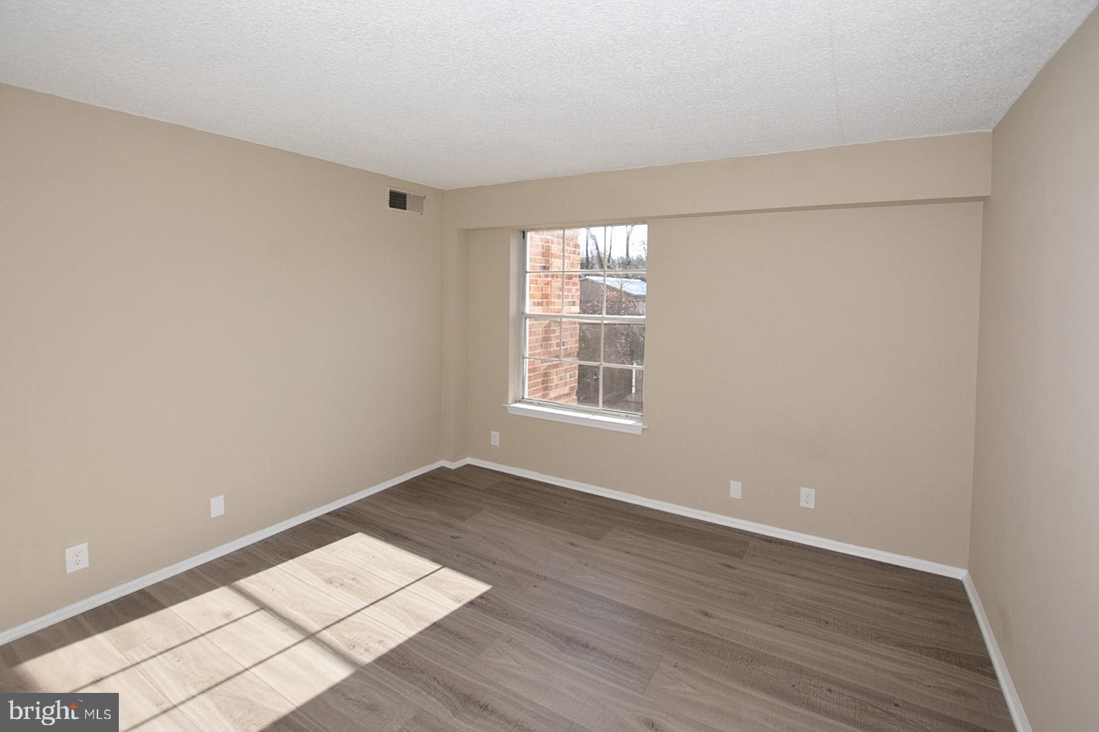 COLONIES AT MCLEAN - Residential Lease