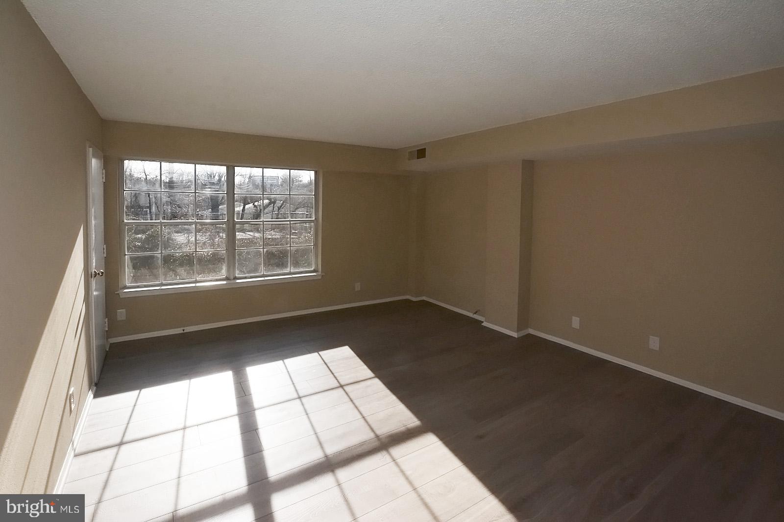 COLONIES AT MCLEAN - Residential Lease