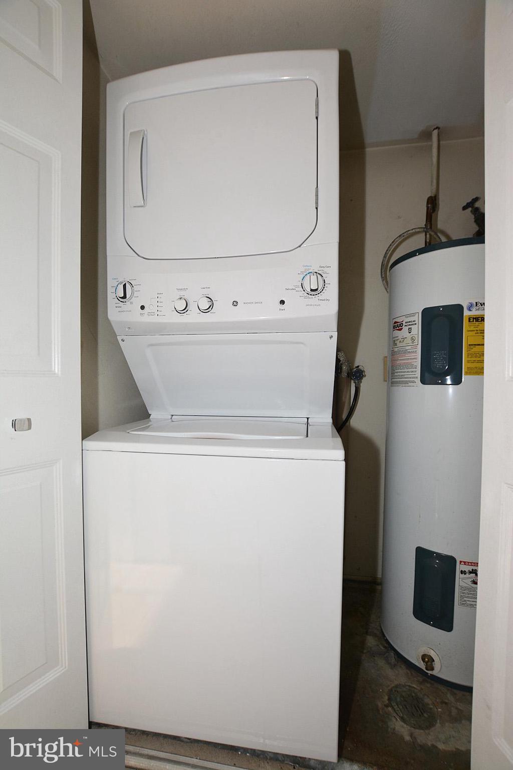 COLONIES AT MCLEAN - Residential Lease