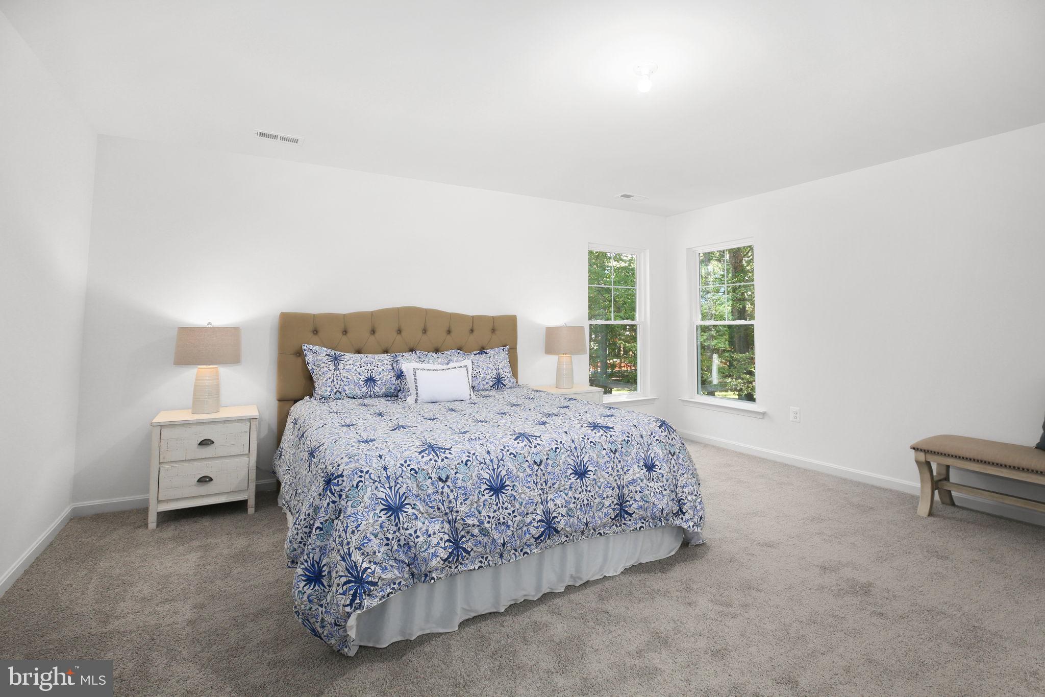 PRESIDENTIAL LAKES - Residential