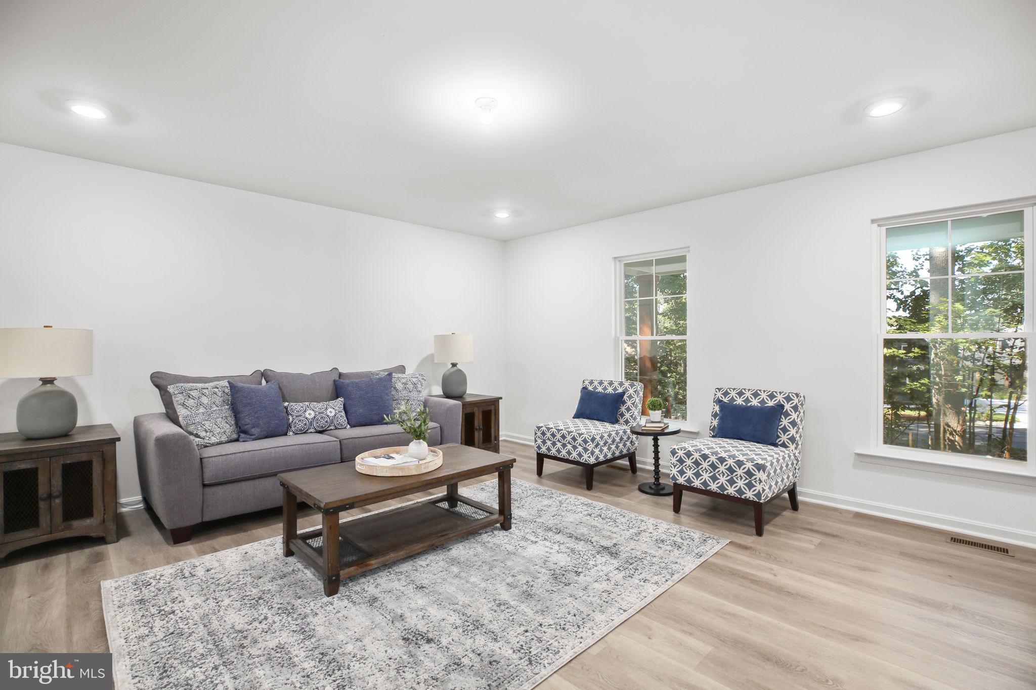 PRESIDENTIAL LAKES - Residential