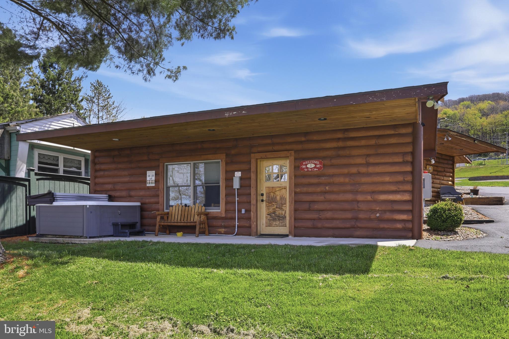38 LAKESIDE VILLAGE LANE