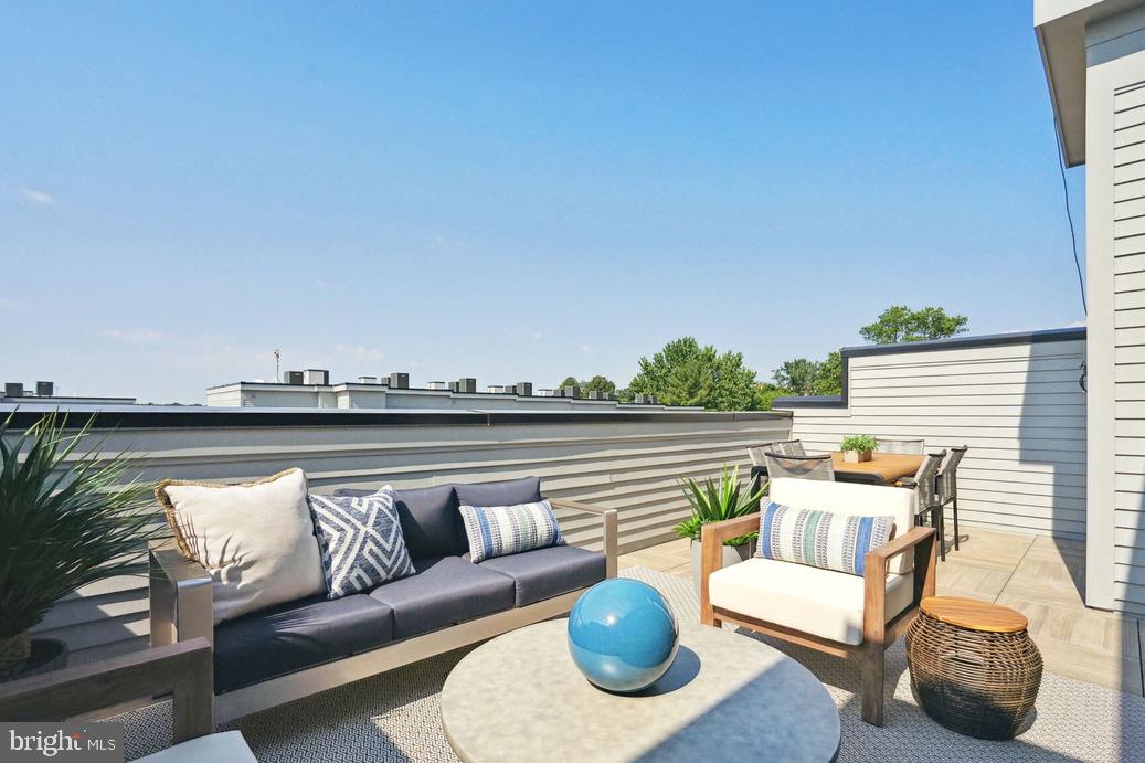 TYSONS RIDGE - Residential