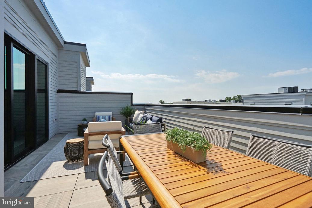 TYSONS RIDGE - Residential