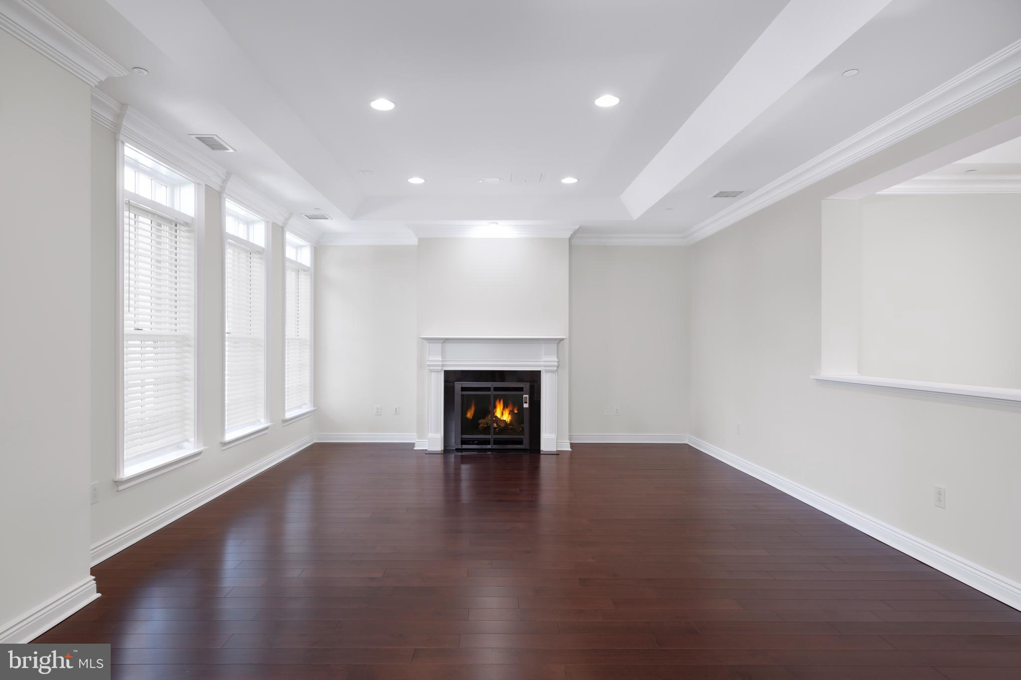 711 AVERY LANE