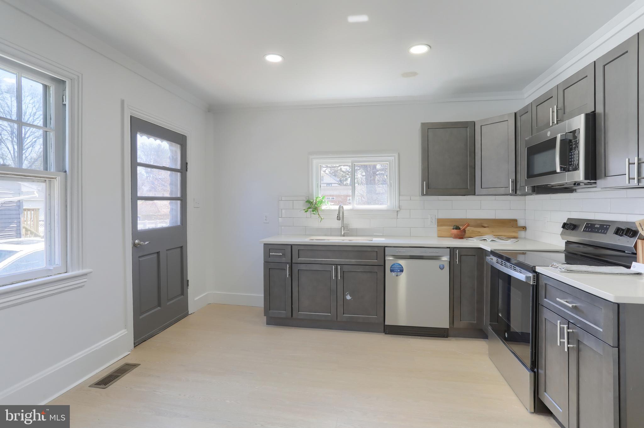 ELIZABETHTOWN BOROUGH - Residential