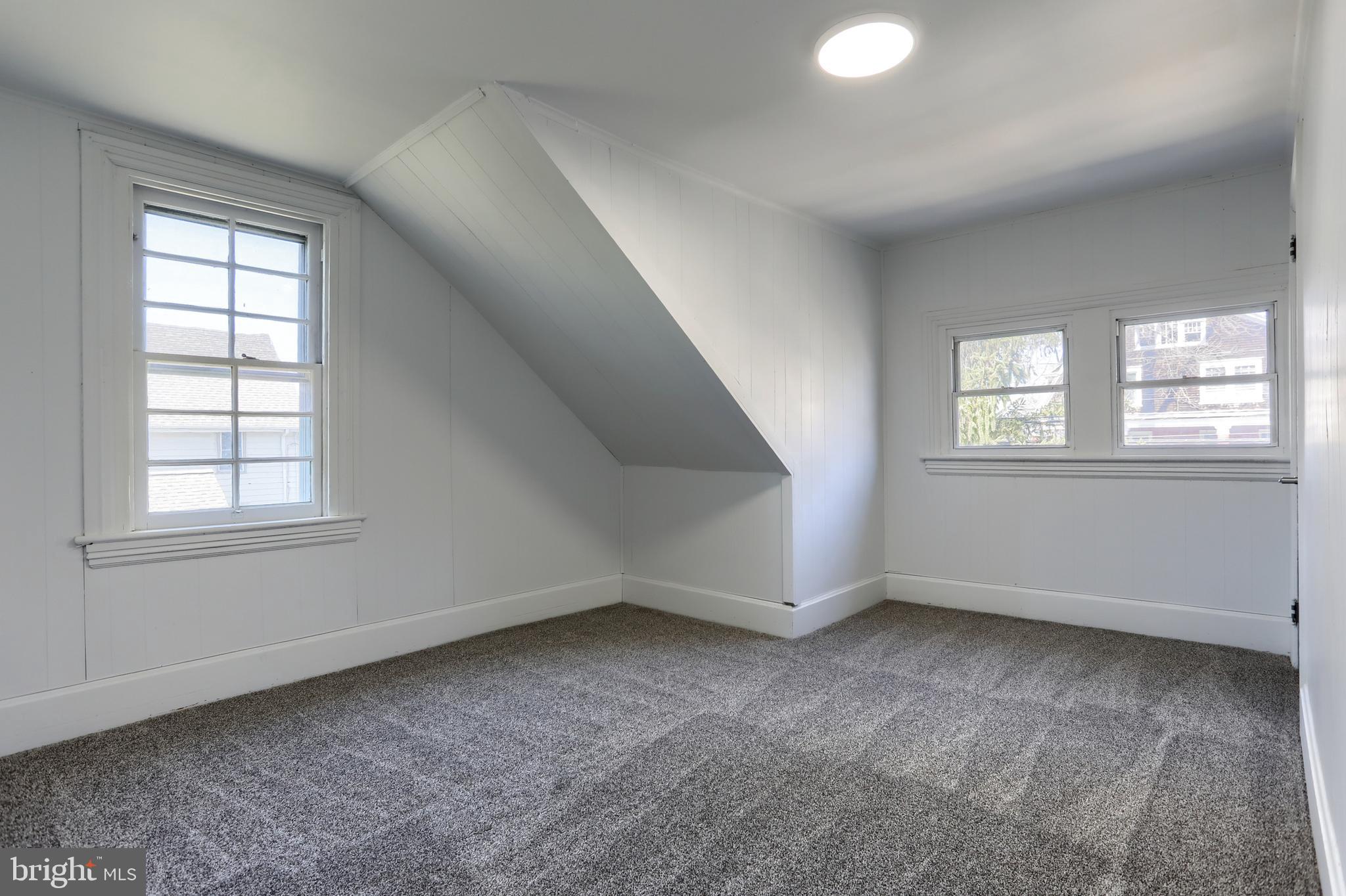 ELIZABETHTOWN BOROUGH - Residential