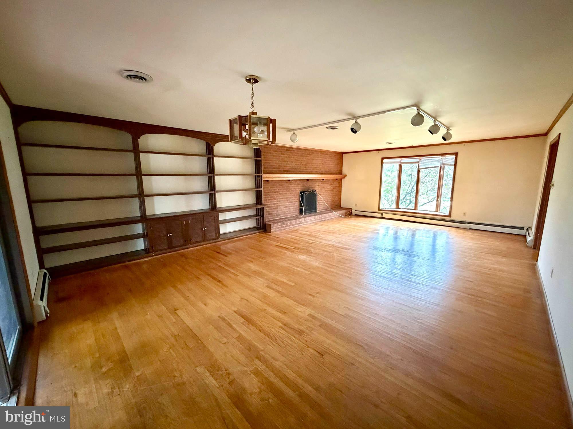 MOUNT HEBRON - Residential