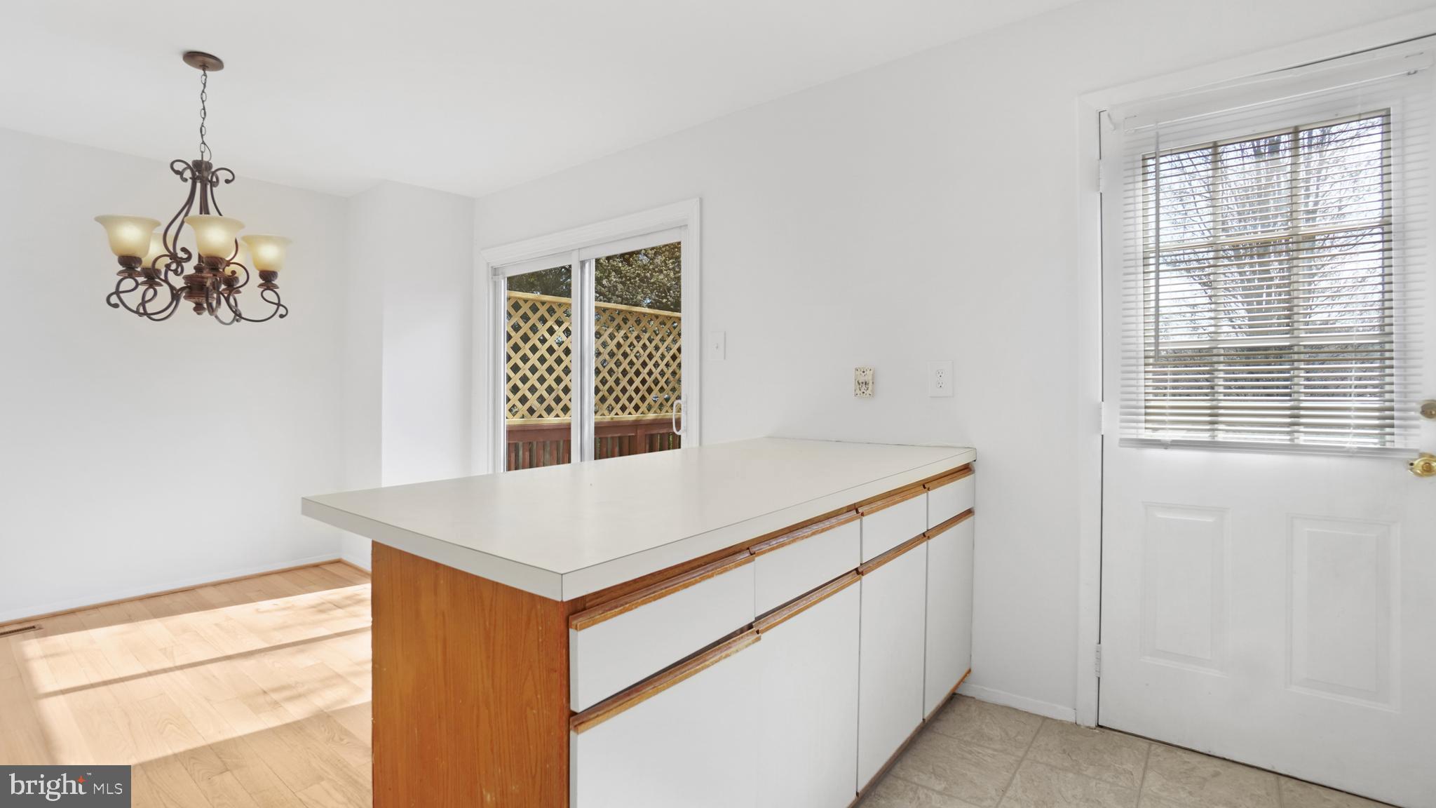 ELIZABETHS LANDING - Residential