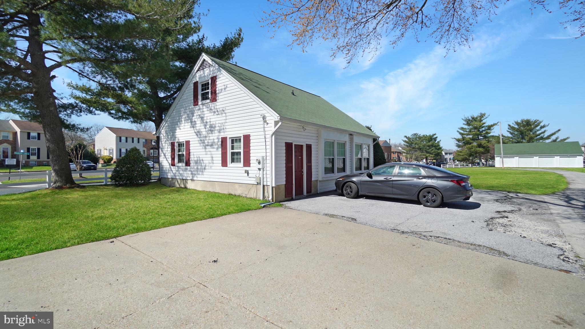 ELIZABETHS LANDING - Residential