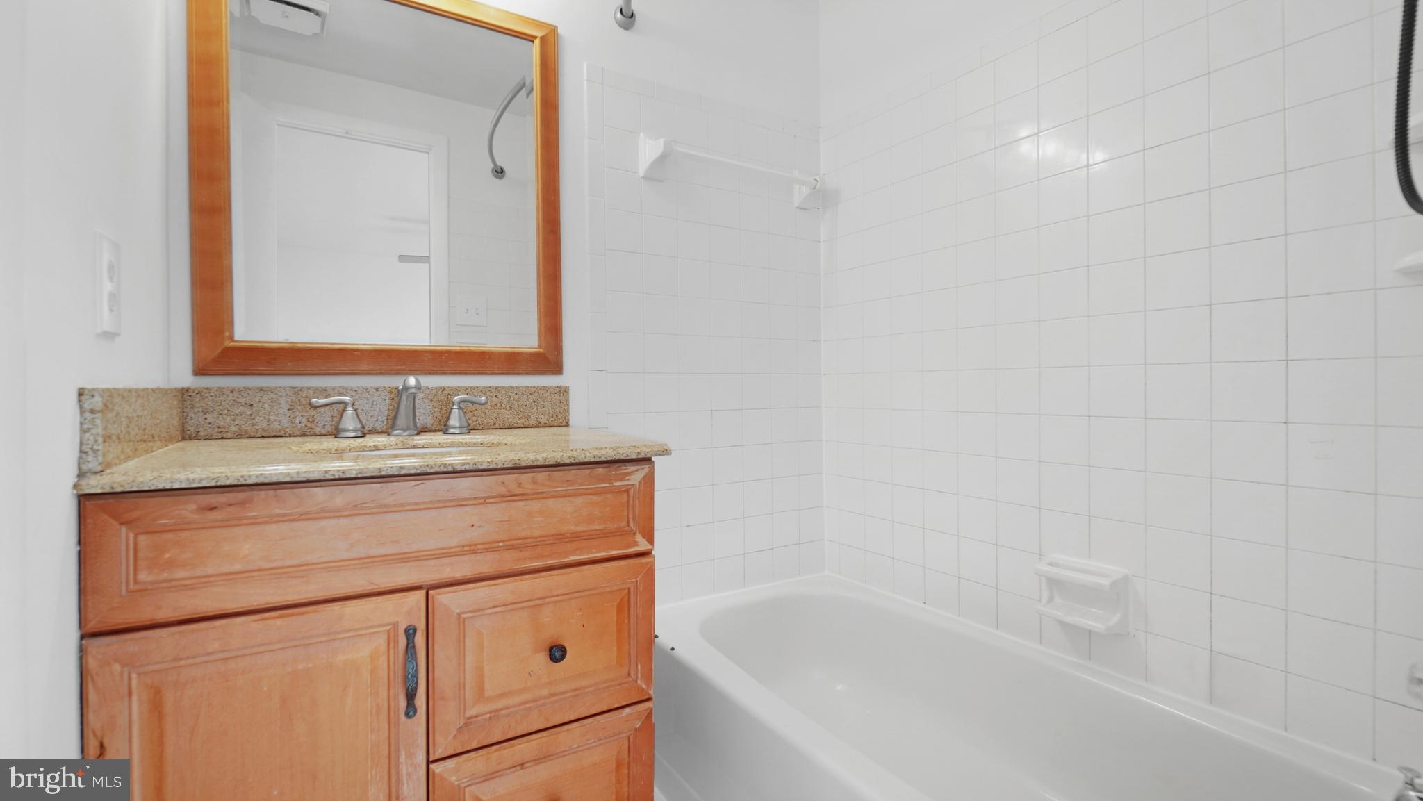 ELIZABETHS LANDING - Residential