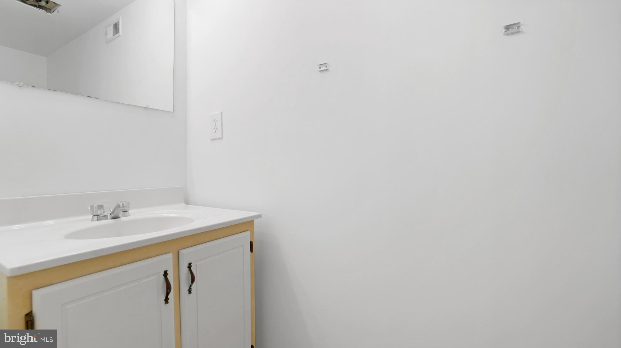 ELIZABETHS LANDING - Residential