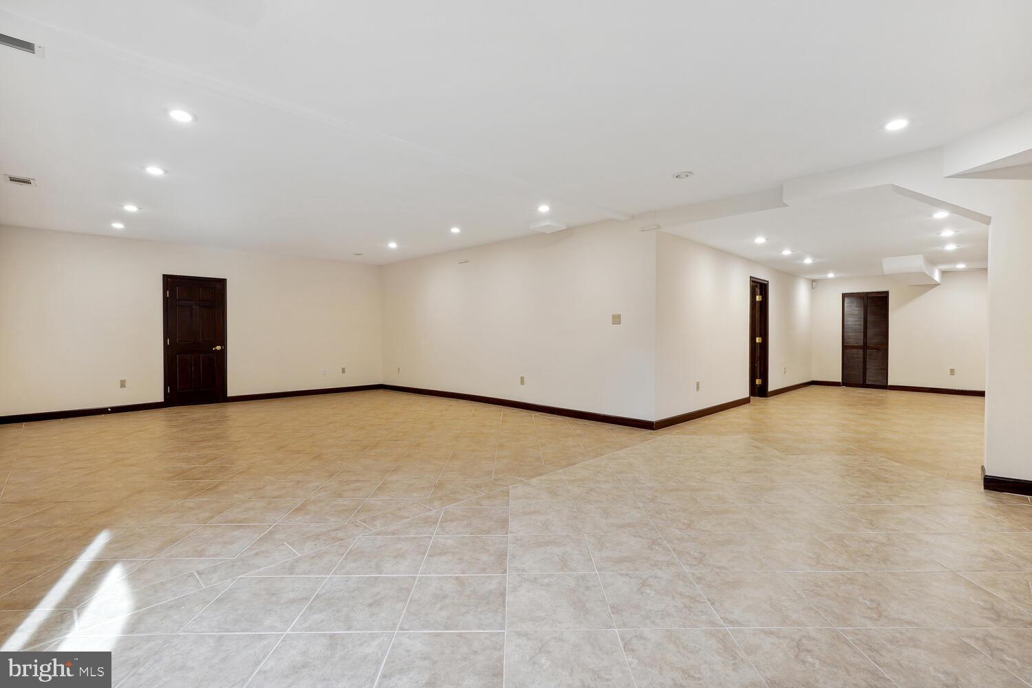 BLENHEIM - Residential