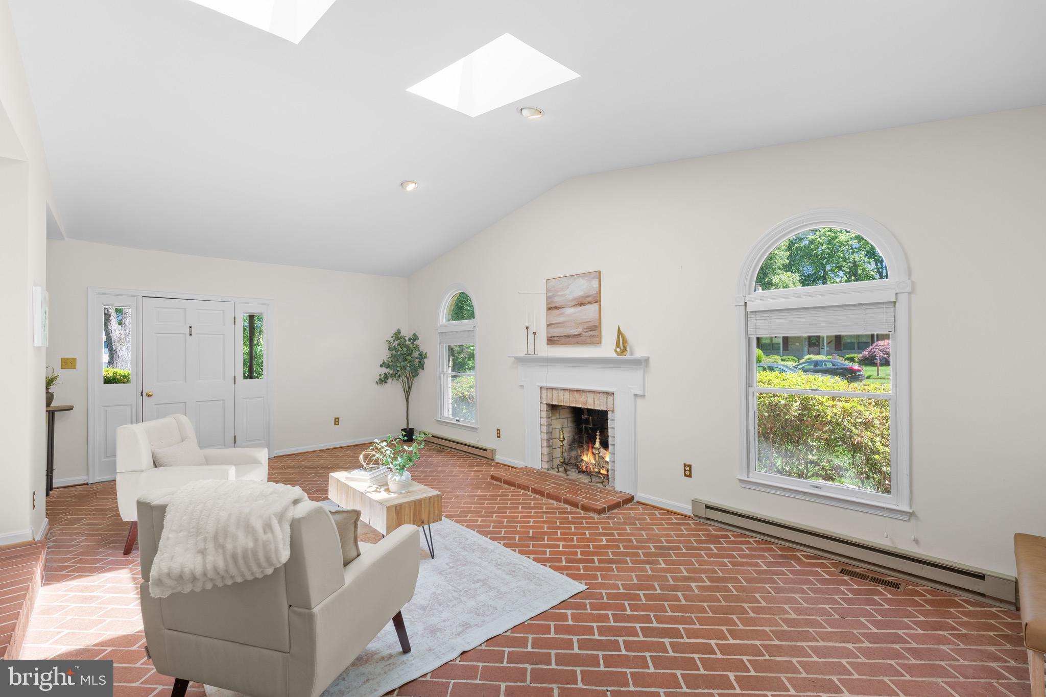 ORANGE HUNT ESTATES - Residential