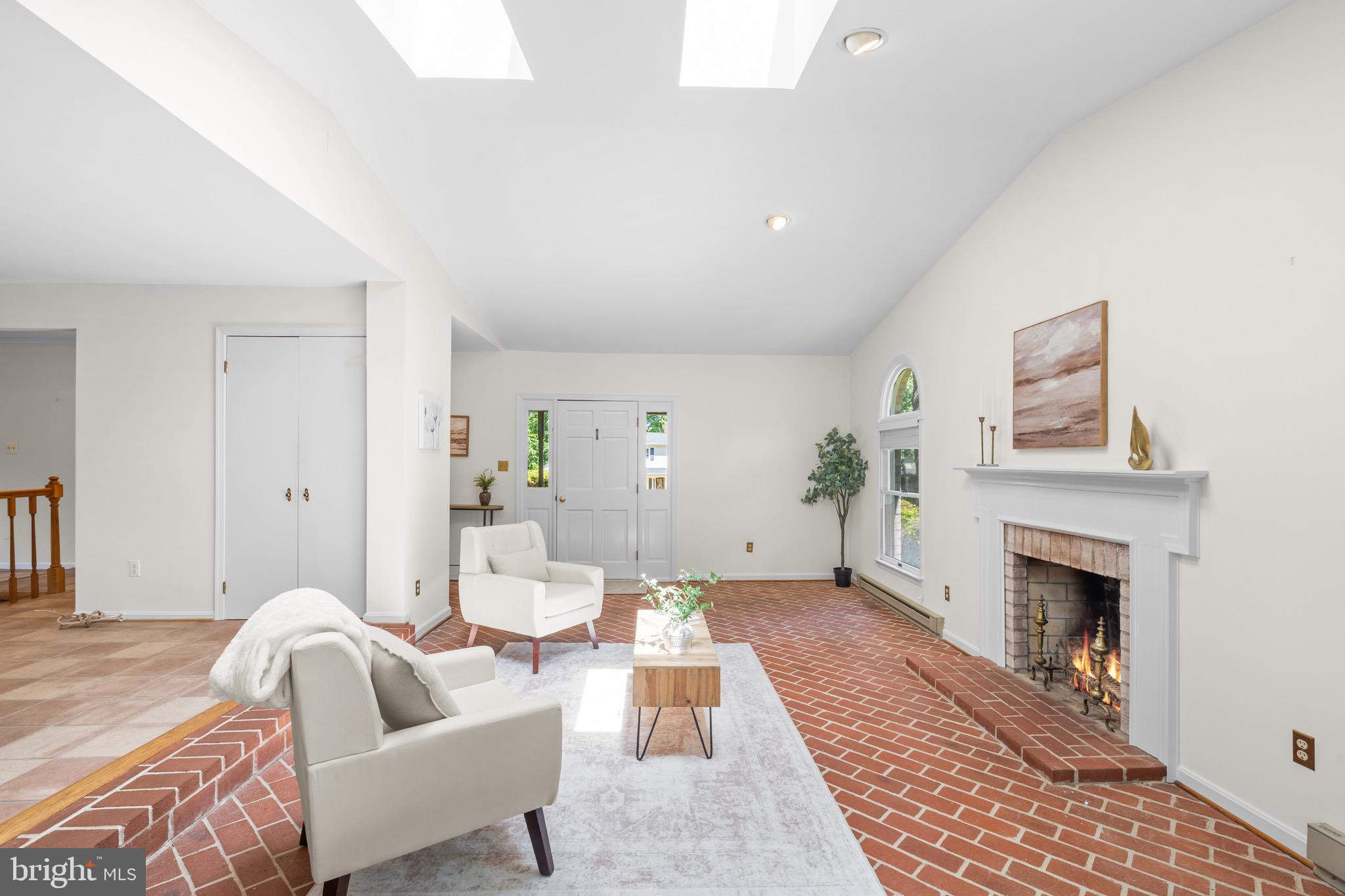 ORANGE HUNT ESTATES - Residential