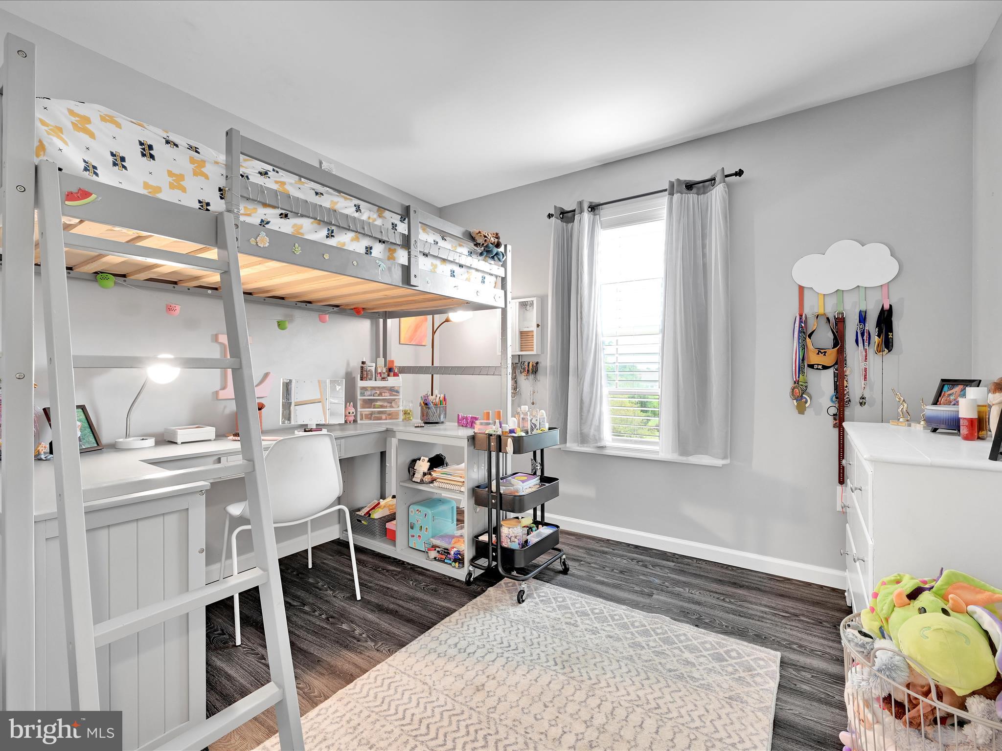 VILLAGE SQUARE COMMONS - Residential