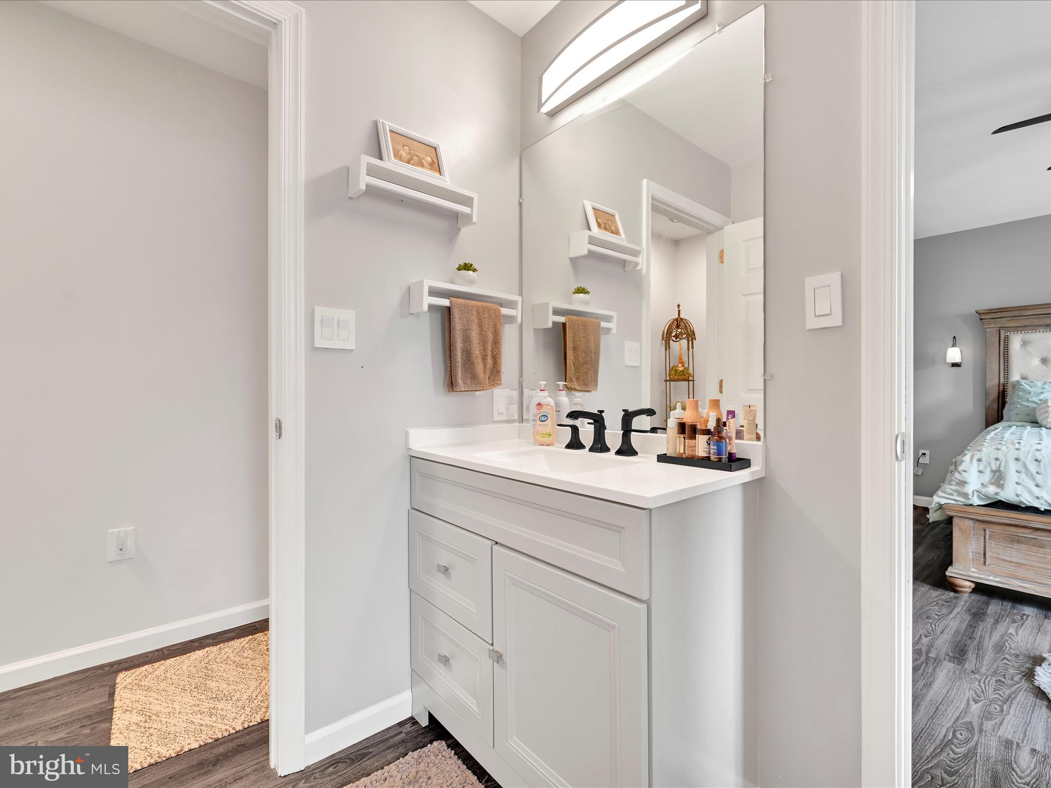 VILLAGE SQUARE COMMONS - Residential