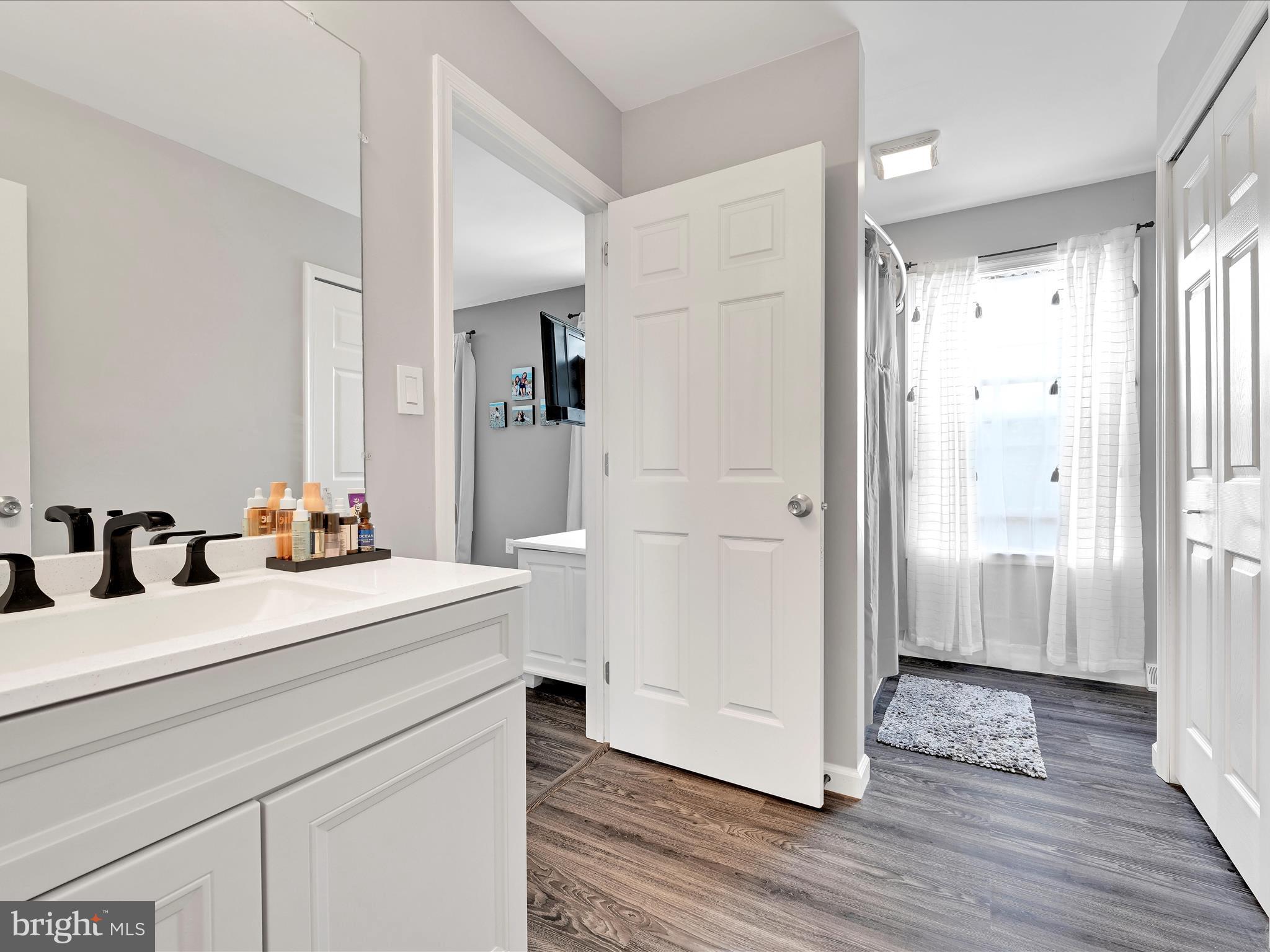 VILLAGE SQUARE COMMONS - Residential