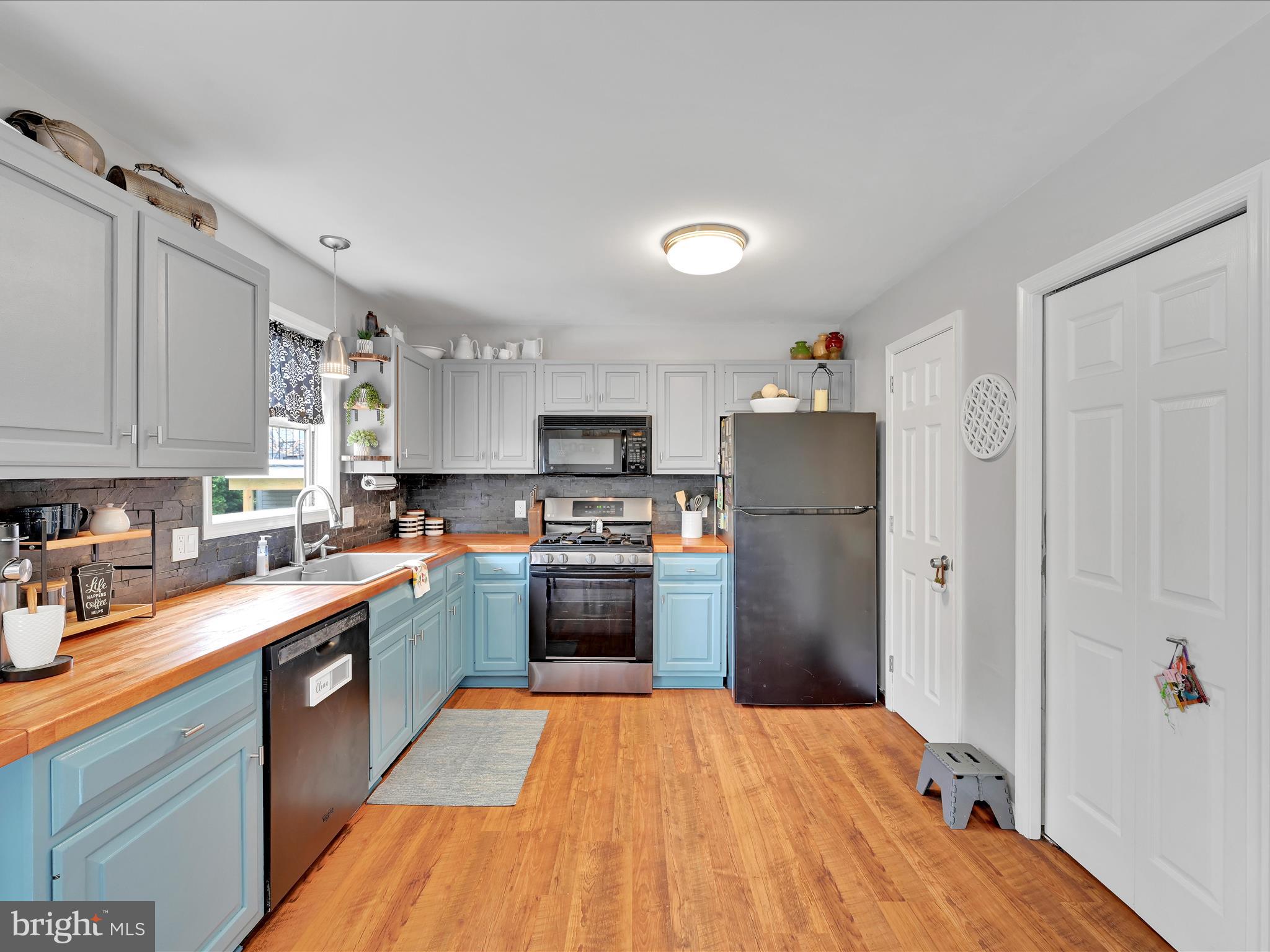 VILLAGE SQUARE COMMONS - Residential