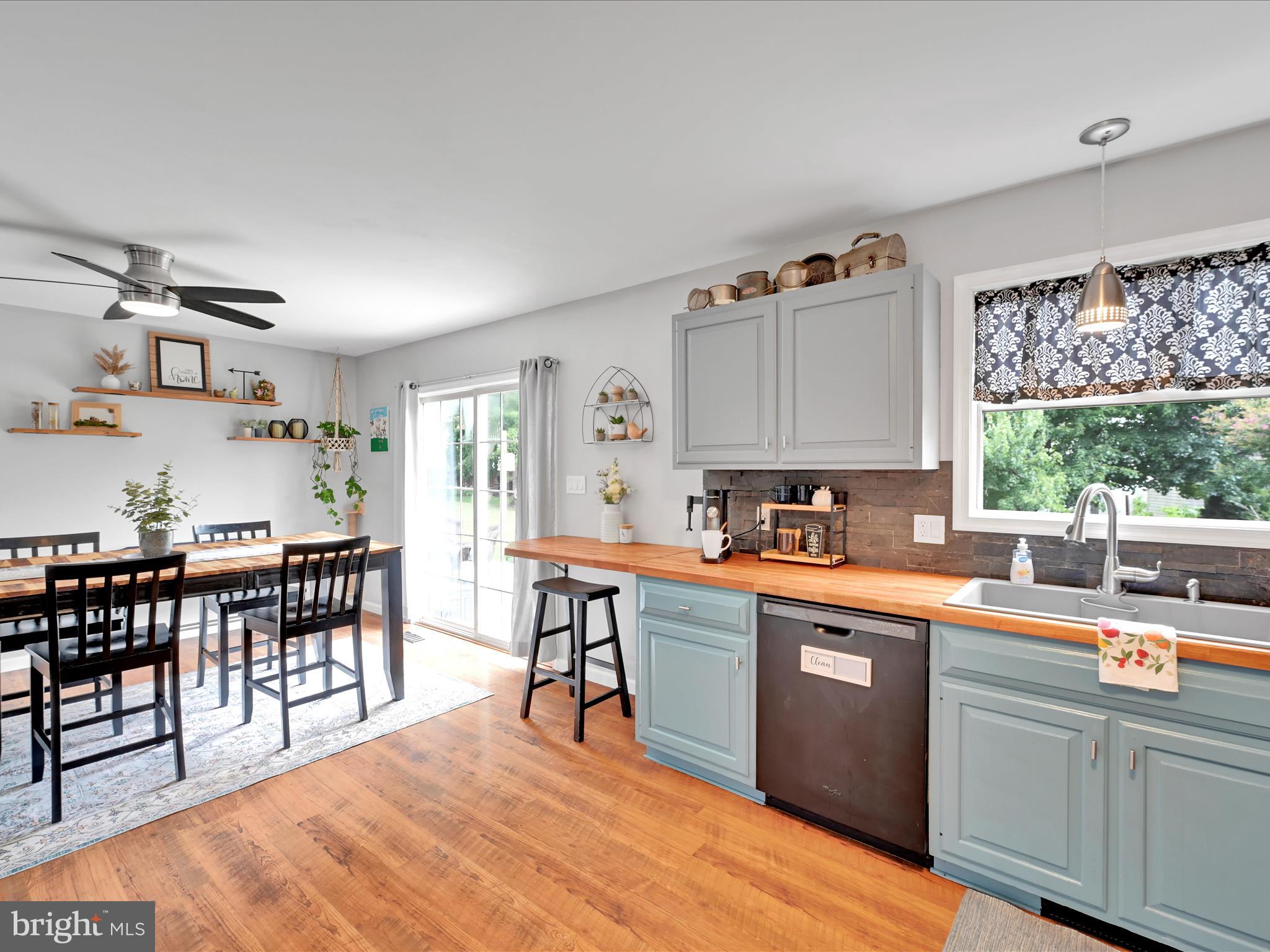 VILLAGE SQUARE COMMONS - Residential