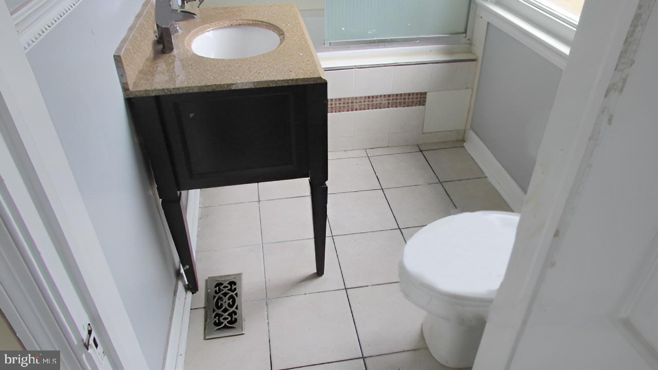 HAYWOOD HEIGHTS - Residential