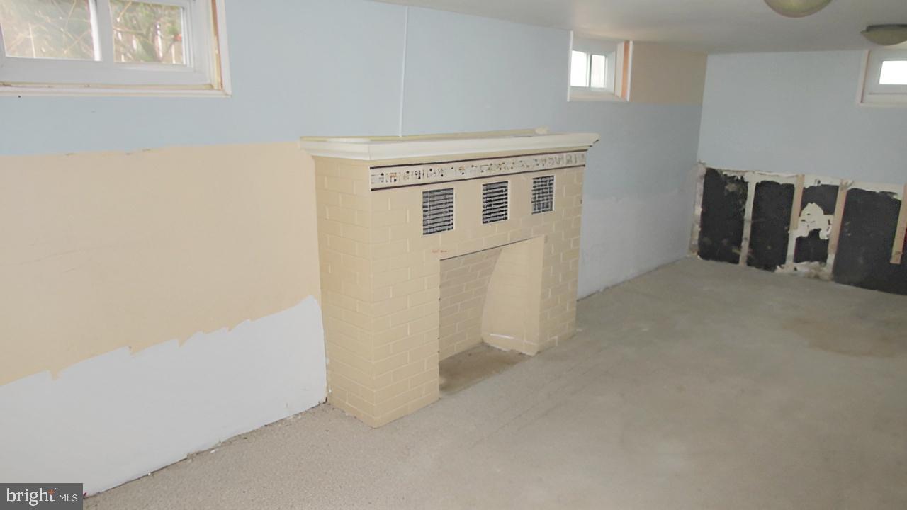 HAYWOOD HEIGHTS - Residential