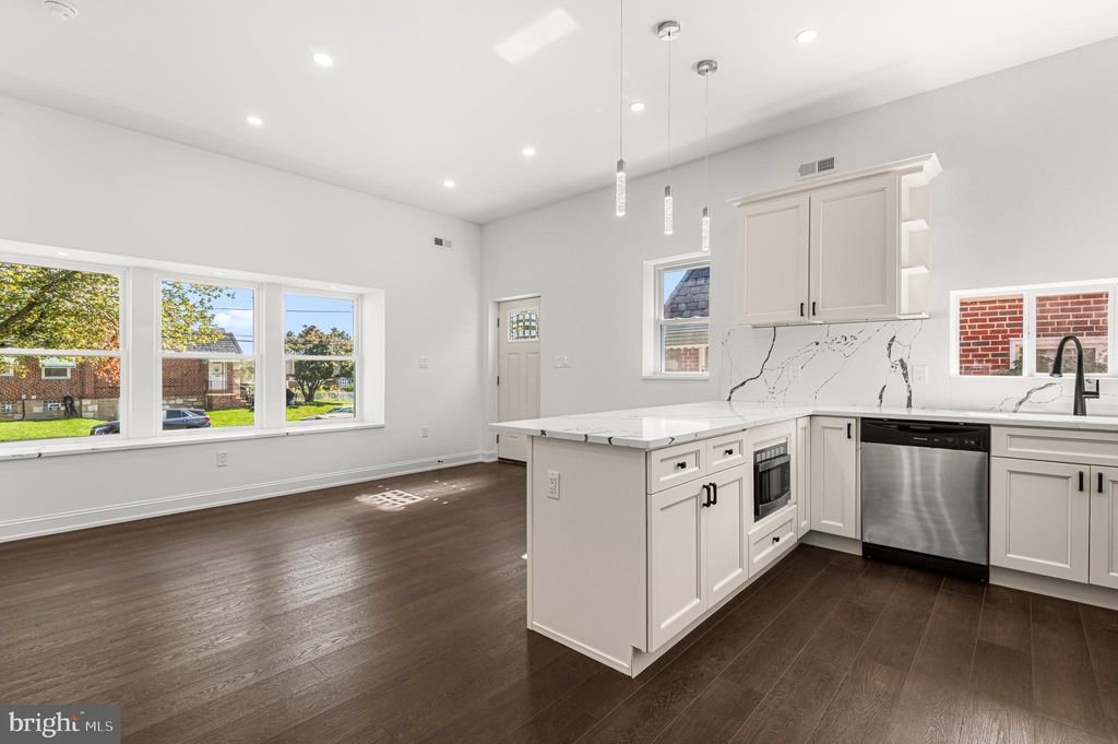 Photo of 8606 Frontenac Street, PHILADELPHIA, PA 19152 (MLS # PAPH2545062)