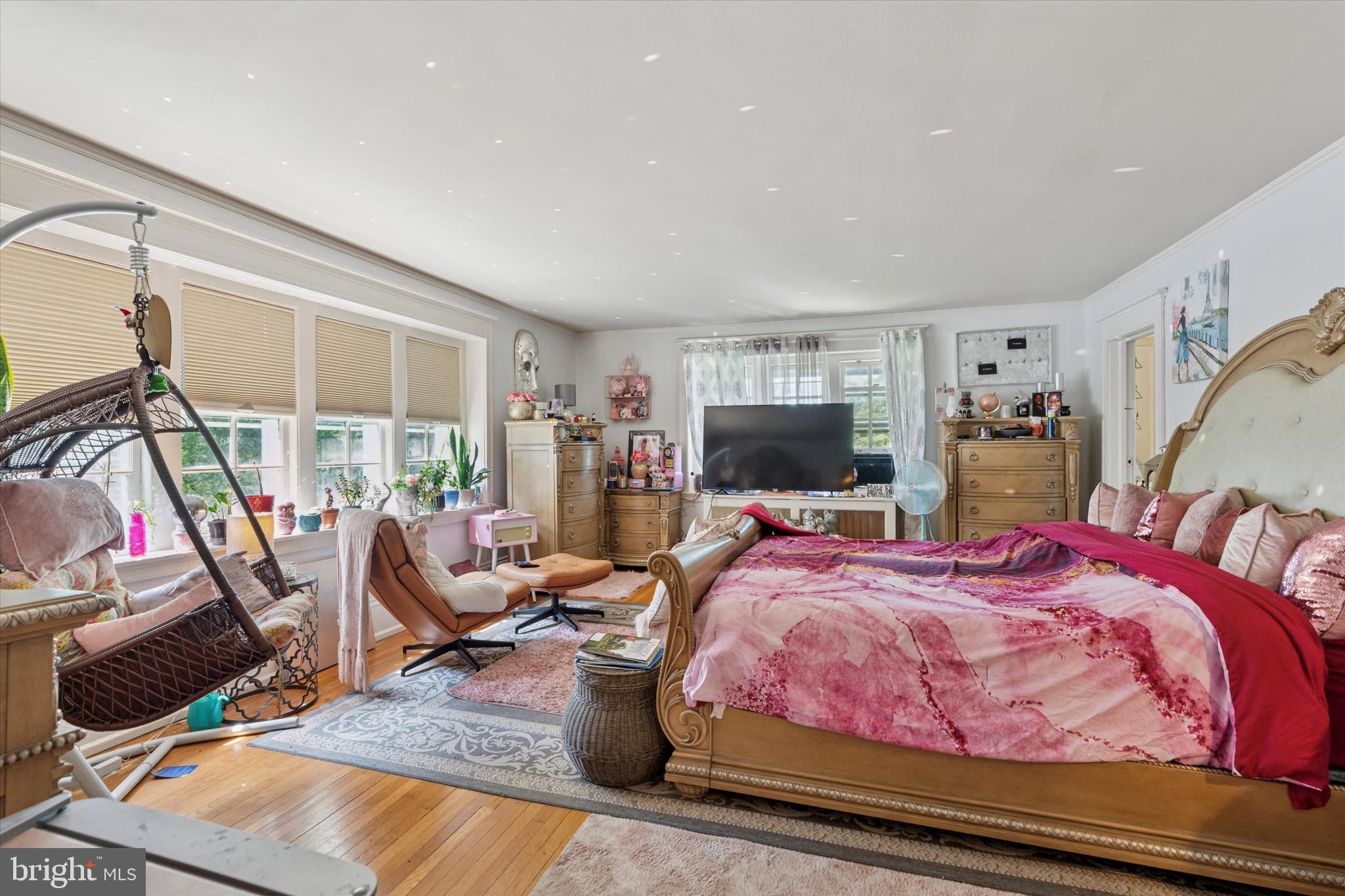 JENKINTOWN - Residential