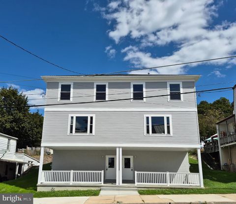 Homes For Sale - 259 S 4th St<br/> HAMBURG, PA 19526