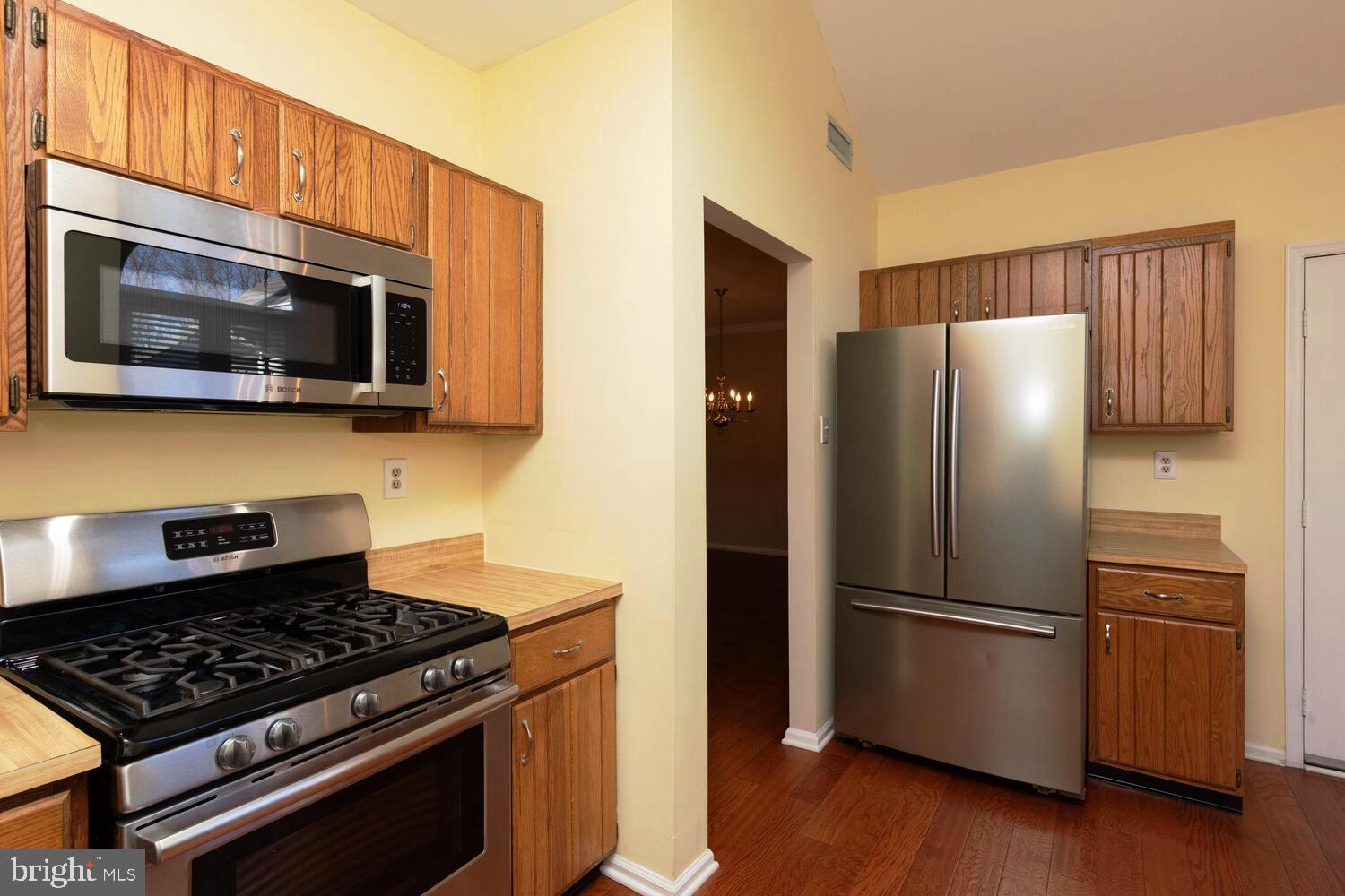 GWYN AYRE - Residential