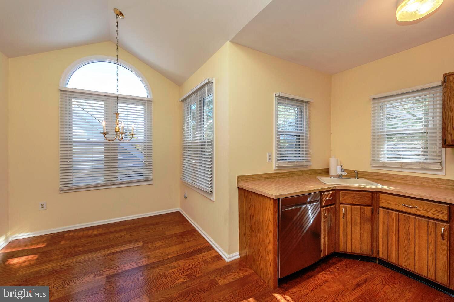 GWYN AYRE - Residential